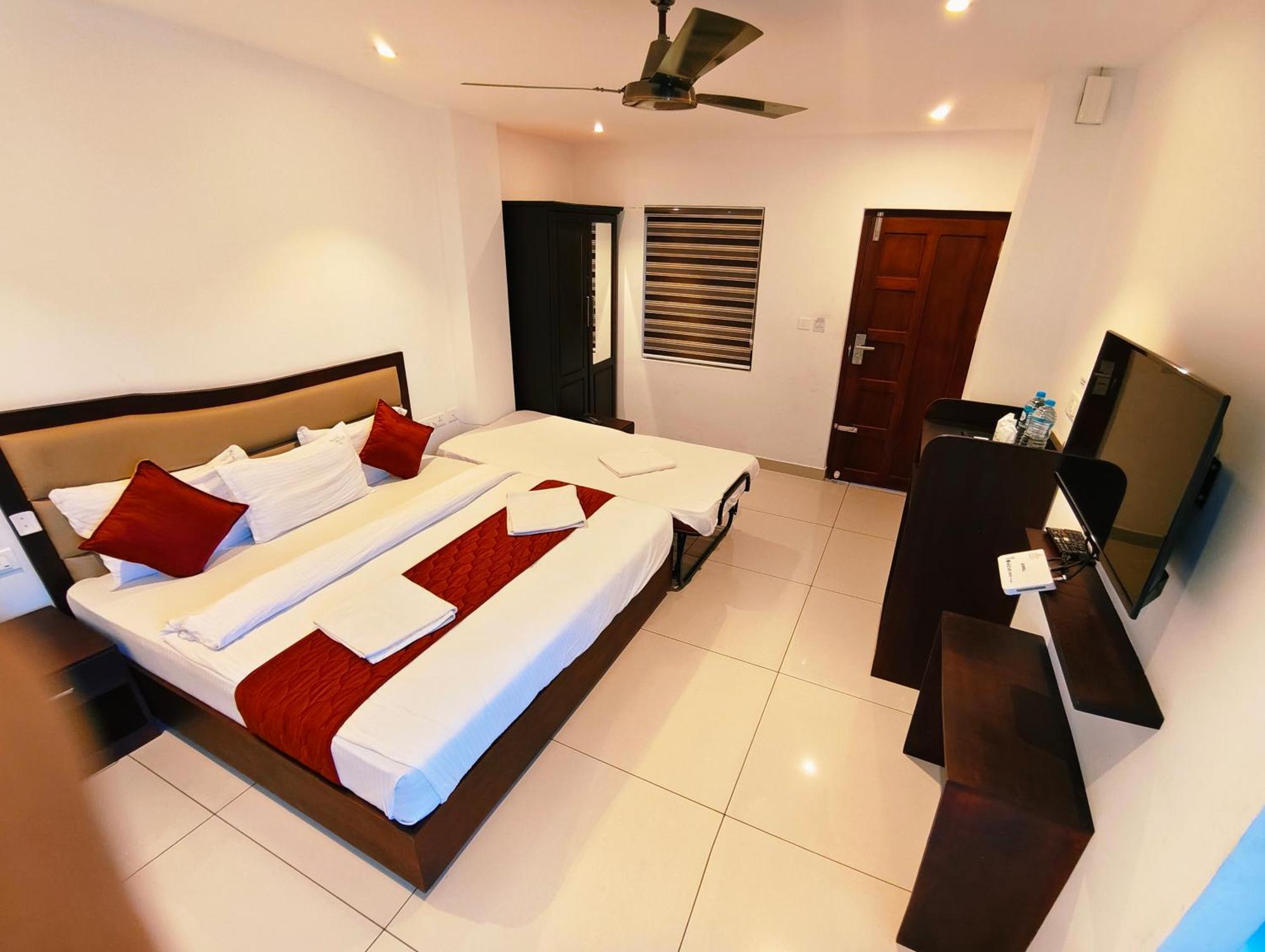 Spring Valley Resort Теккади Экстерьер фото